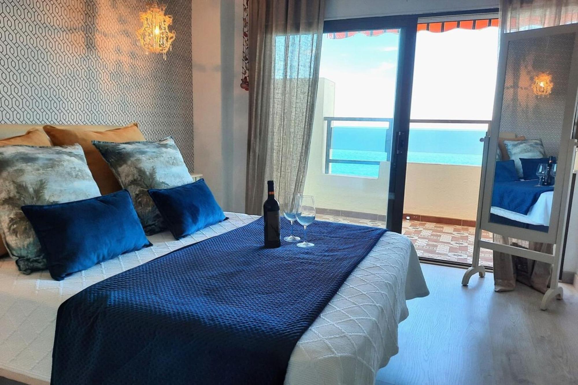 Paseo Del Rey - Fuengirola 2 Bedrooms Oceanfront Apartment Eksteriør bilde